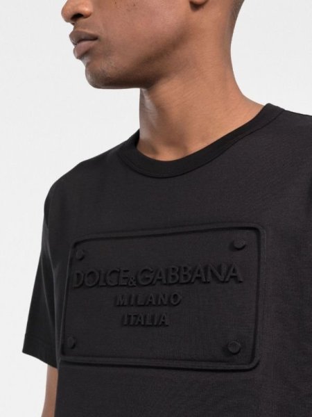 بلوز D&G مستطيل بارز داخله كتابة بارزة